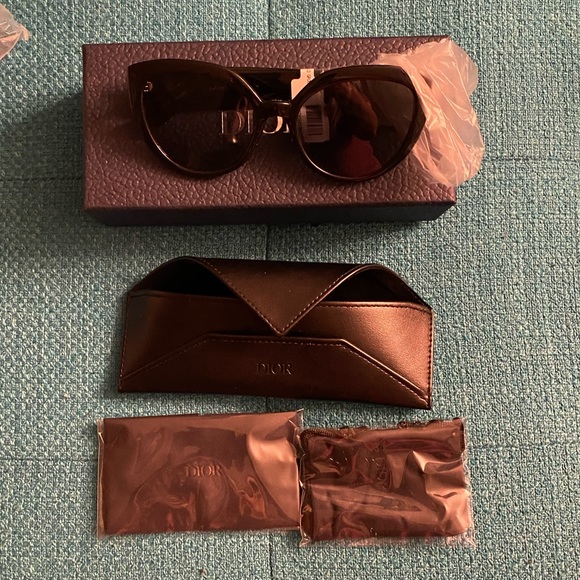Dior 56mm Cat eye sunglasses AUTHENTIC NEW - Picture 9 of 9